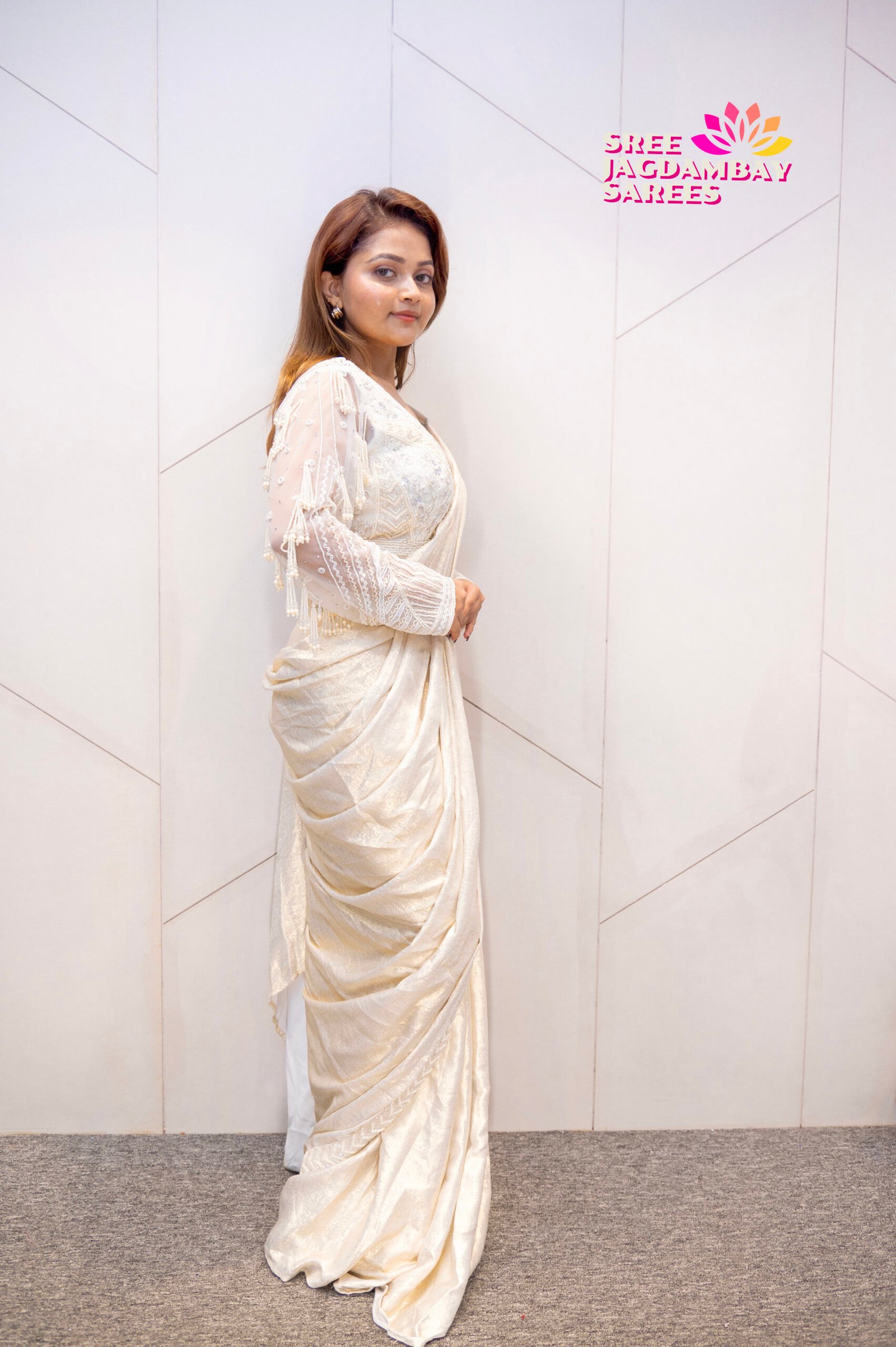 Ivory Pearl Elegance Pre-Draped Saree Set - Image 2
